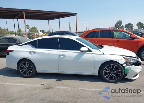 2019 Nissan Altima 2.5 Platinum from USA, damaged, VIN 1N4BL4FV1KC116437
